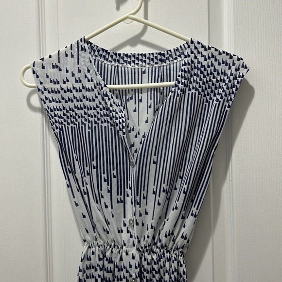 Cute Chiffon Sleeve Dress - Picture 2 of 2